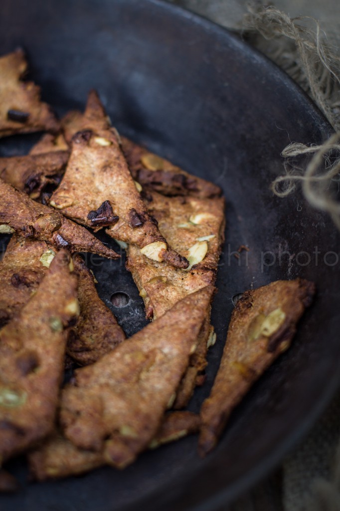 ricetta crackers vegan pere volpine e pepe nero